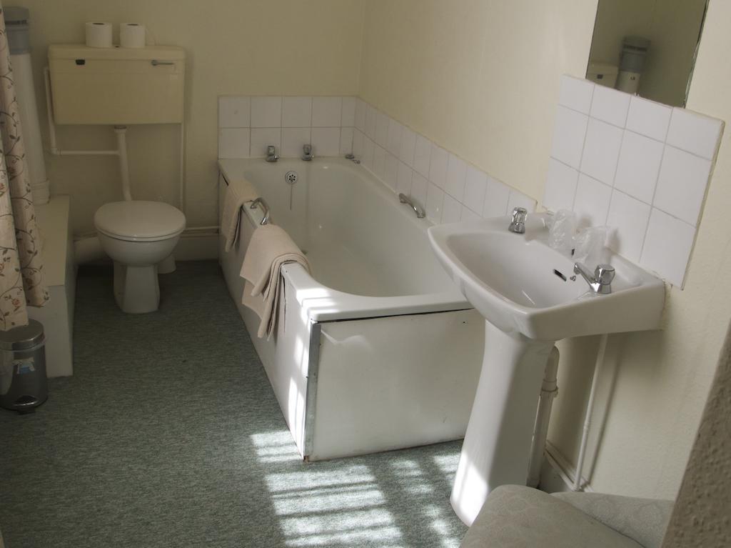 Calverts Hotel - Newport, Isle Of Wight Bilik gambar